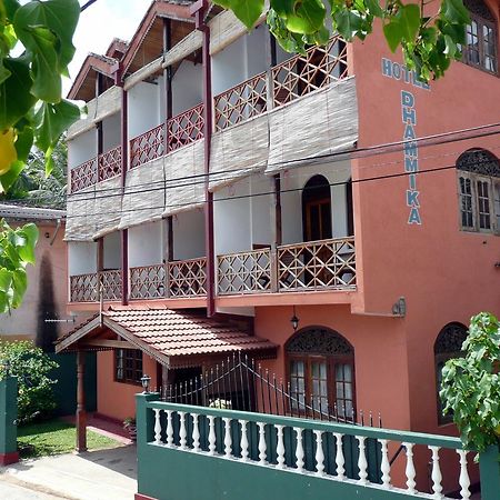 Hotel Dhammika Unawatuna Exteriér fotografie